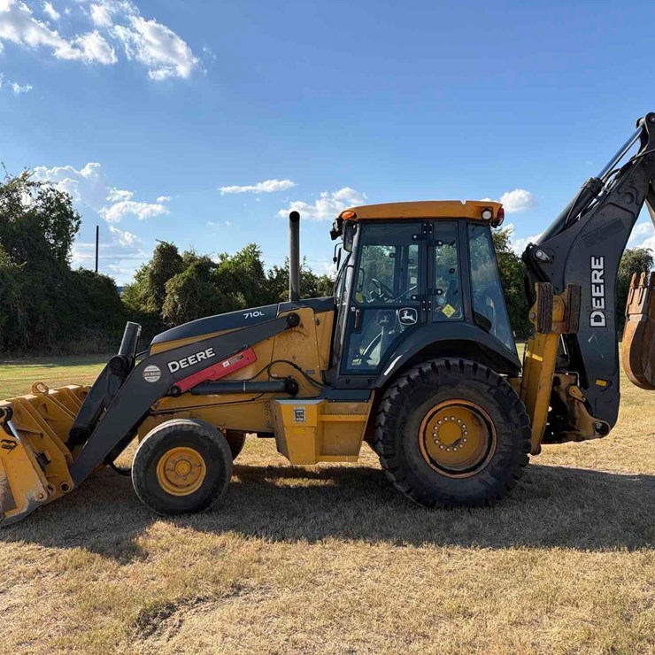 2016 DEERE 710L