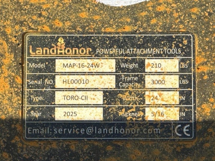 landhonor-mini-skid-steer-mount-plate-image-3