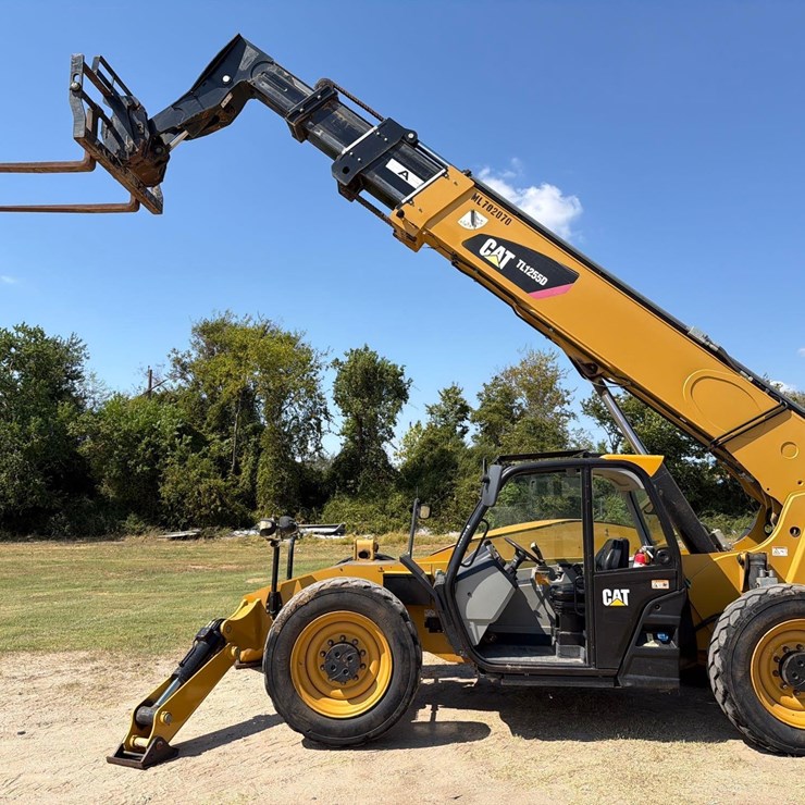 2019 CATERPILLAR TL1255