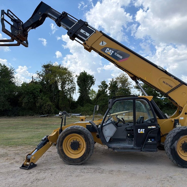 2019 CATERPILLAR TL1055