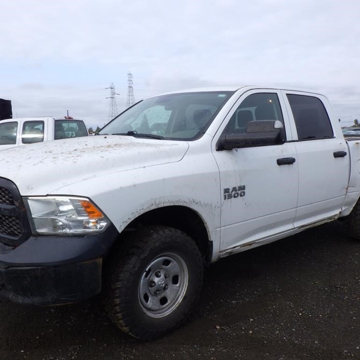 2016 Ram 1500 Crew Cab Pickup Turck