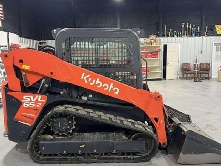 2023-kubota-svl65-image-3