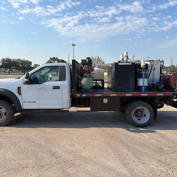 2019 FORD F550 XL