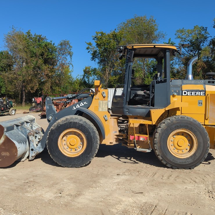 2019 DEERE 444K