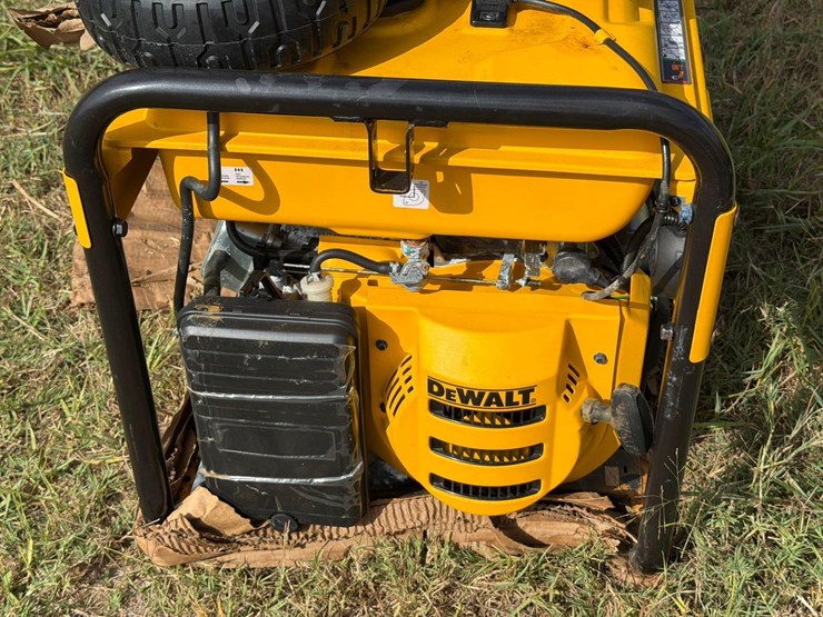 dewalt-8000-watt-elec-start-generator-new-support-equipment-image-3