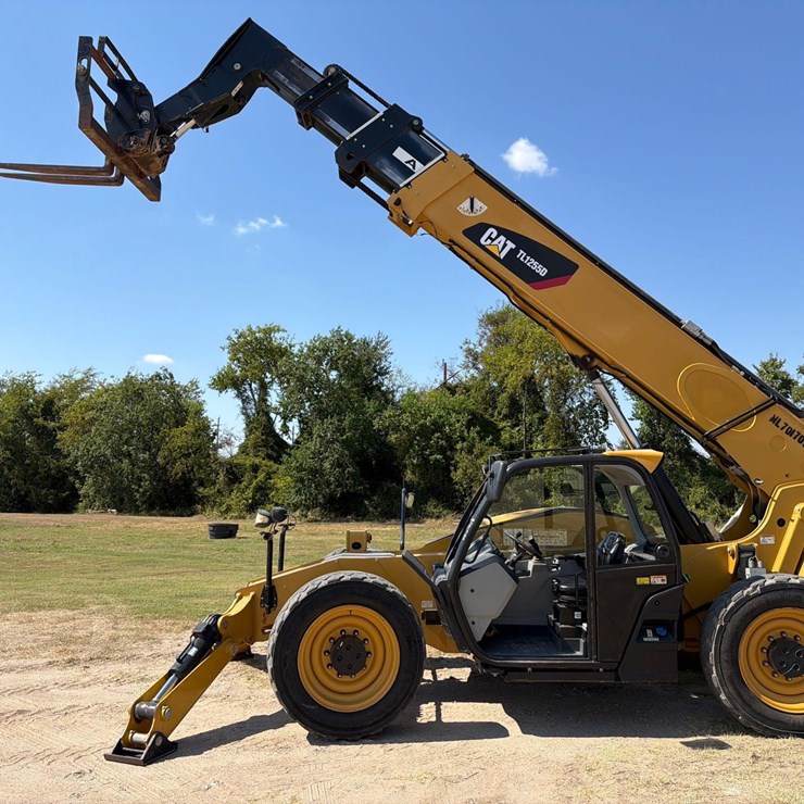 2019 CATERPILLAR TL1255
