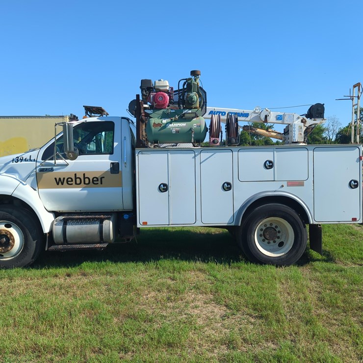 2015 FORD F750