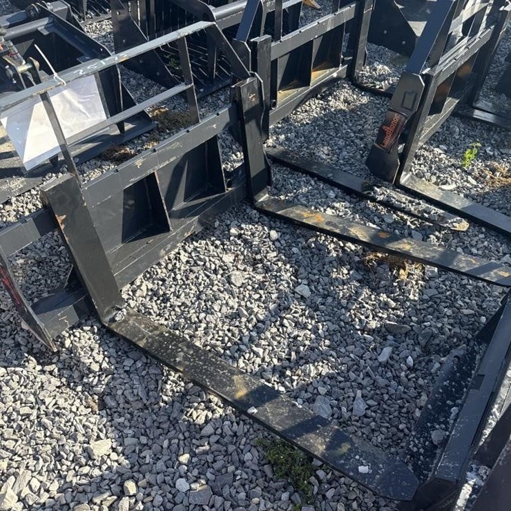 LandHonor mini skid steer pallet forks