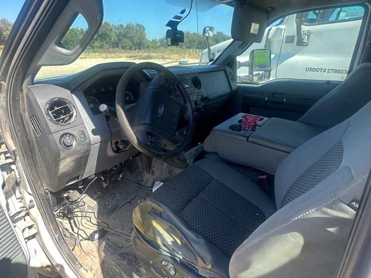 2015-ford-f550-image-8
