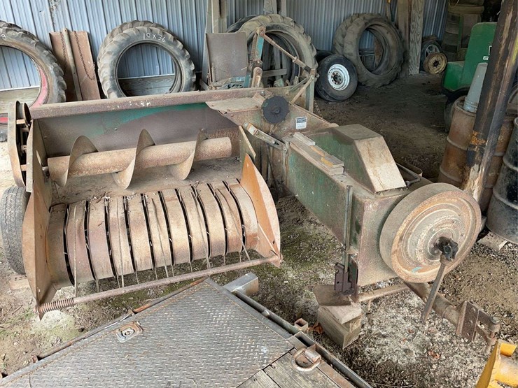 oliver-60-square-baler-image-9