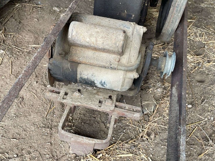 pump-jack-and-electric-motor-image-10