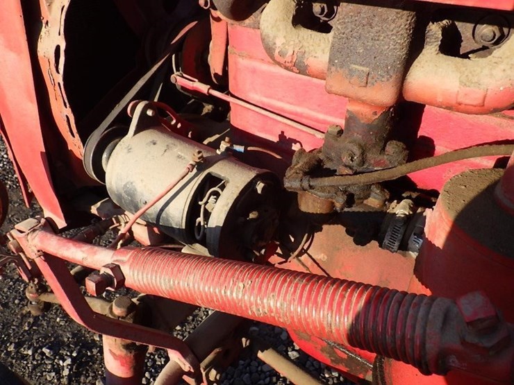 mccormick-farm-all-100-row-crop-tractor-image-19
