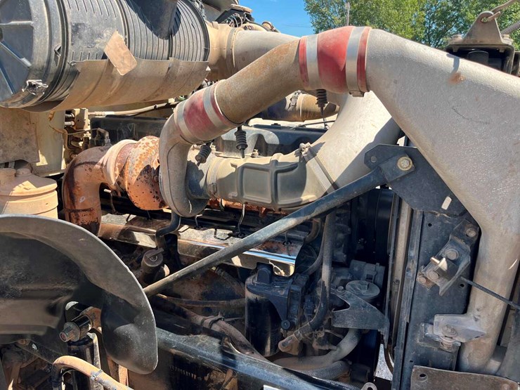 2007-mack-cv713-winch-truck-image-12