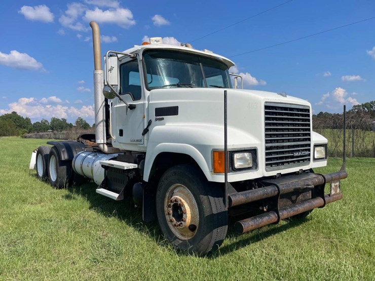 2014-mack-pinnacle-image-9