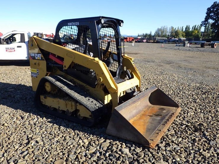 2017-caterpillar-239d-image-2