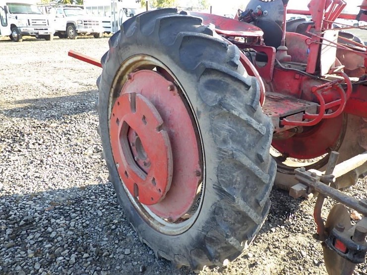 mccormick-farm-all-100-row-crop-tractor-image-17