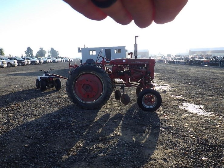 mccormick-farm-all-100-row-crop-tractor-image-4