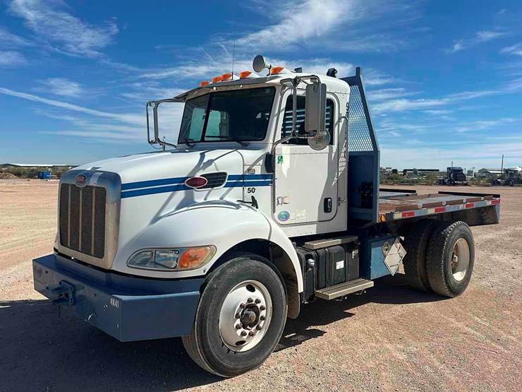 2013-peterbilt-337-image-1