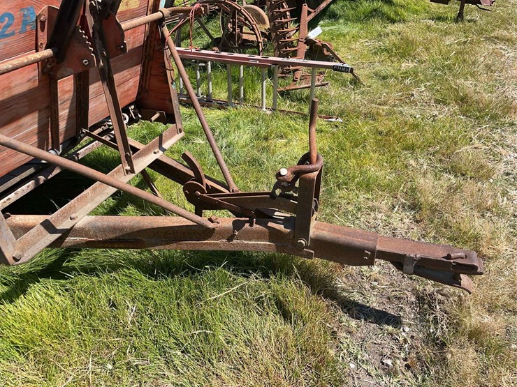 new-idea-manure-spreader-image-37