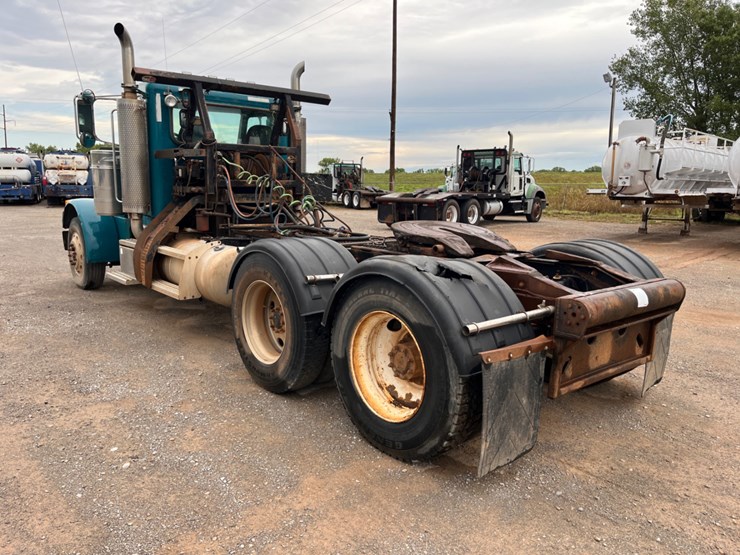 2005-peterbilt-379-image-7