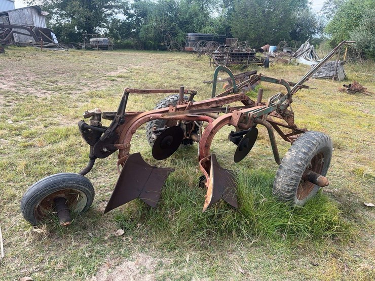 case-centennial-2-bottom-plow-image-5