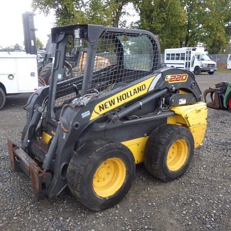 2013 NEW HOLLAND L220