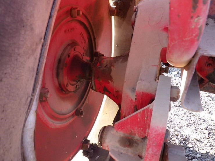 mccormick-farm-all-100-row-crop-tractor-image-12