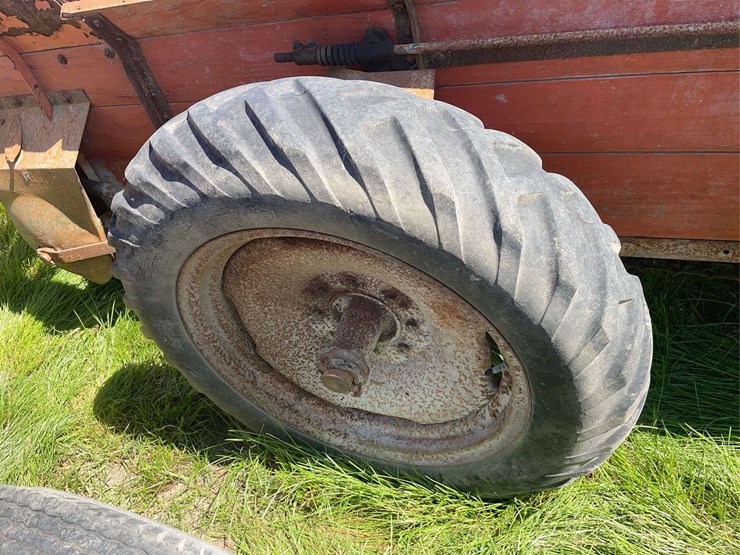 new-idea-manure-spreader-image-29