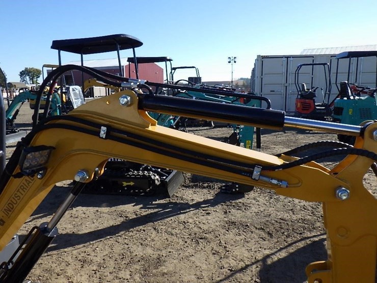 2025-cfg-mx12r-hydraulic-excavator-image-12