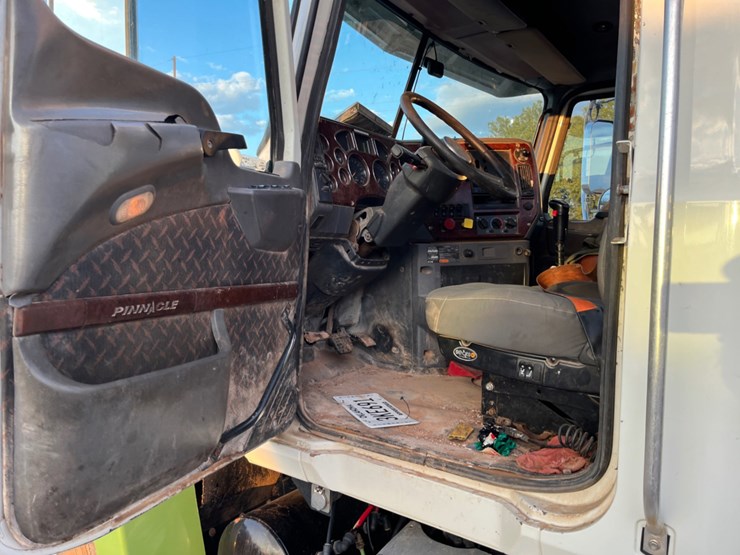 2018-mack-chu613-daycab-(inoperable)-image-9