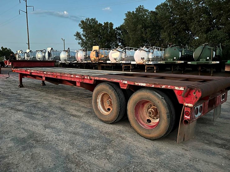 1981-aztec-skinny-neck-31-foot-flatbed-image-7