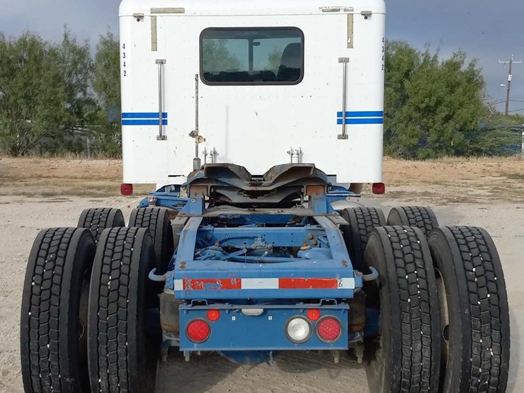 2008-peterbilt-367-image-6