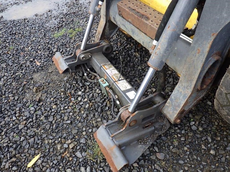 new-holland-l218-image-17