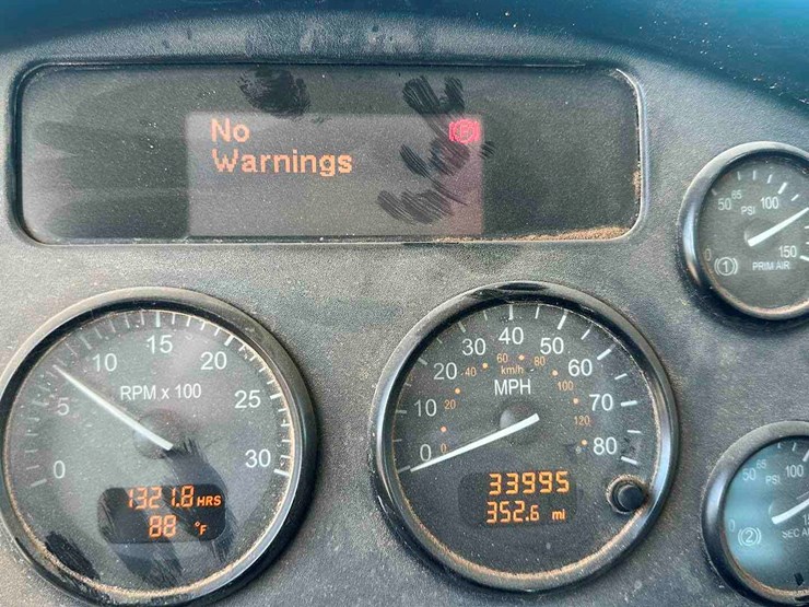 2013-peterbilt-337-image-8