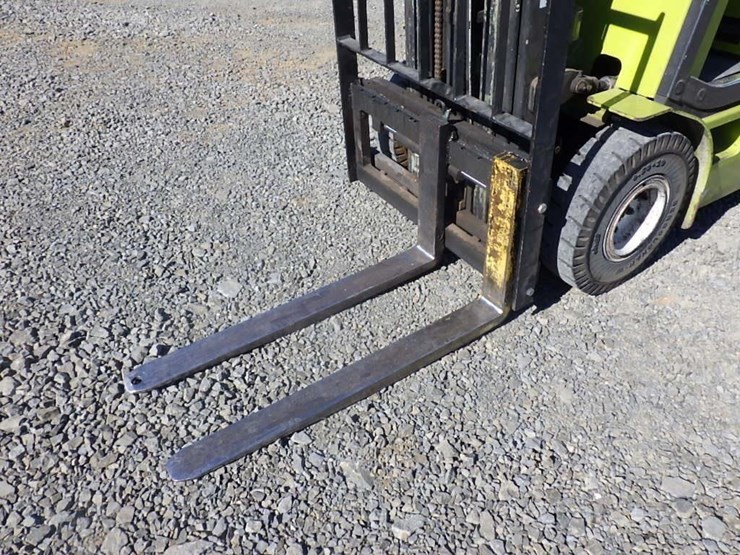 clark-cmp15-forklift-image-7