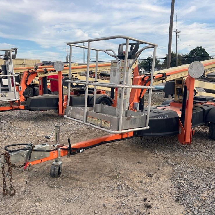 2016 JLG T350