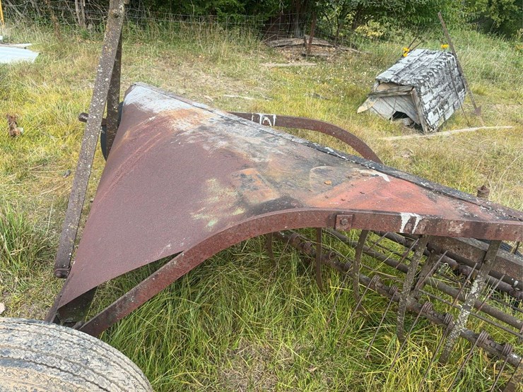 side-delivery-hay-rake-image-18