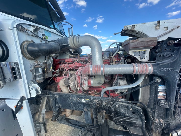 2016-peterbilt-367-image-9
