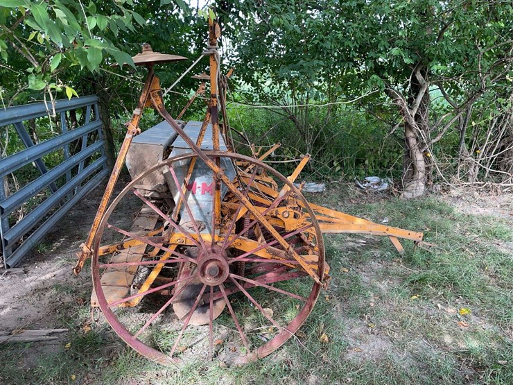 minneapolis-moline-8ft-grain-drill-image-9