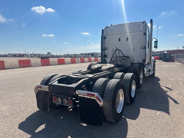 2022-western-star-49x-image-7