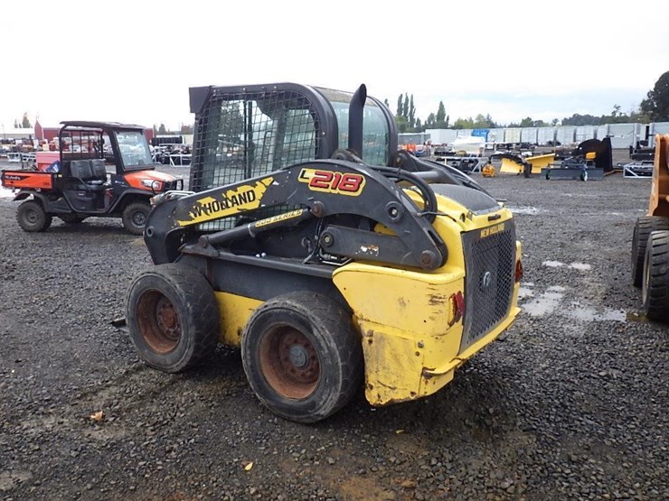new-holland-l218-image-7