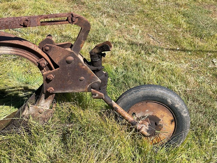 moline-2-bottom-plow-image-19