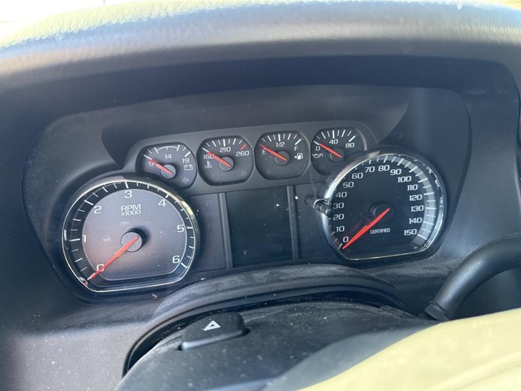 2015-chevrolet-tahoe-image-42