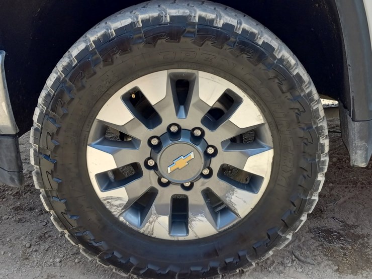 2021-chevrolet-silverado-2500hd-image-15