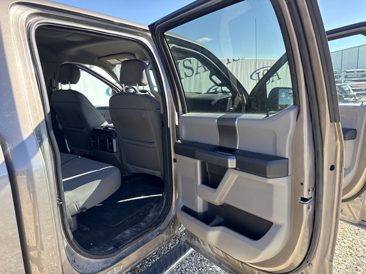 2020-ford-f150-xlt-image-30