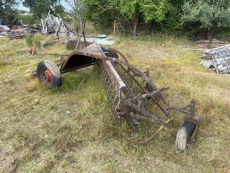 side-delivery-hay-rake-image-3