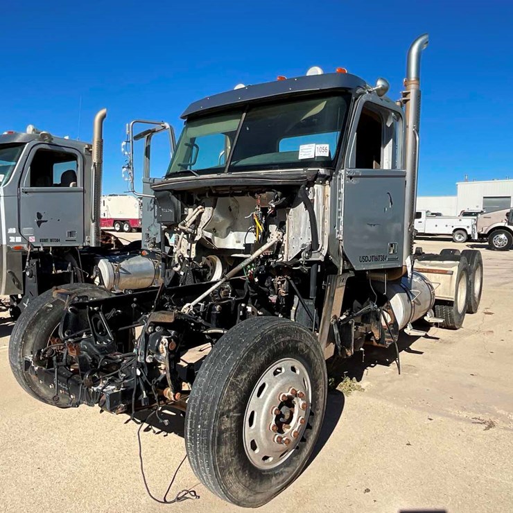 2011 FREIGHTLINER CORNADO (INOPERABLE)