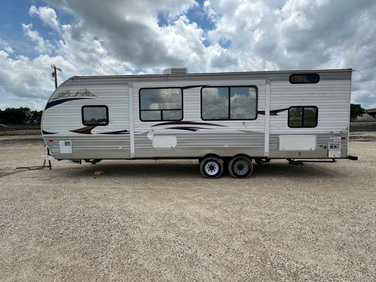 forrest-river-cherokee-camper-image-8