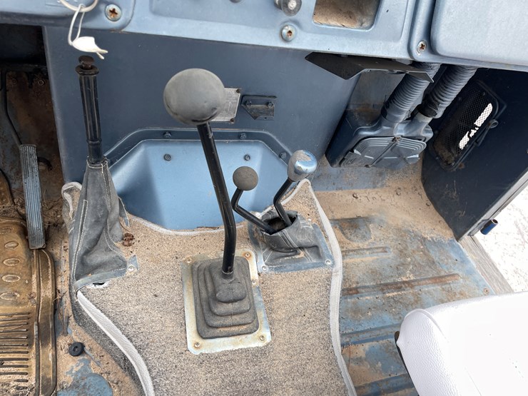 1965-nissan-patrol-image-53