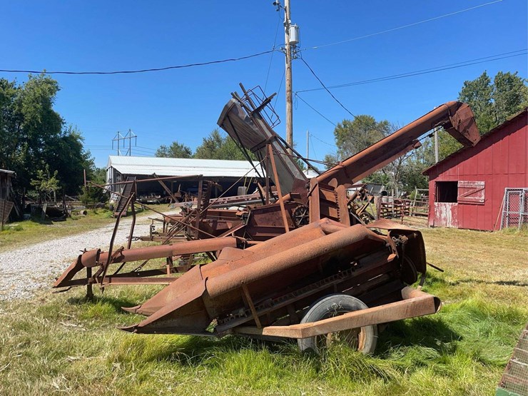 dearborn-1-row-corn-picker-image-2